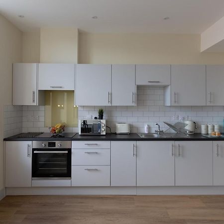 Hereford City Centre - Apartment 7, Isabella House - Modern Apartment In The Heart Of The City - Sleeps 2 Guests - Hosted By Rentmyhouse Ngoại thất bức ảnh